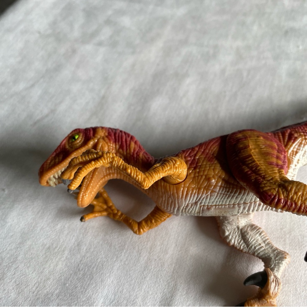 Jurassic Park Red & Orange Reptile Habitat Figure - Textured Terrarium Décor - Picture 4 of 7